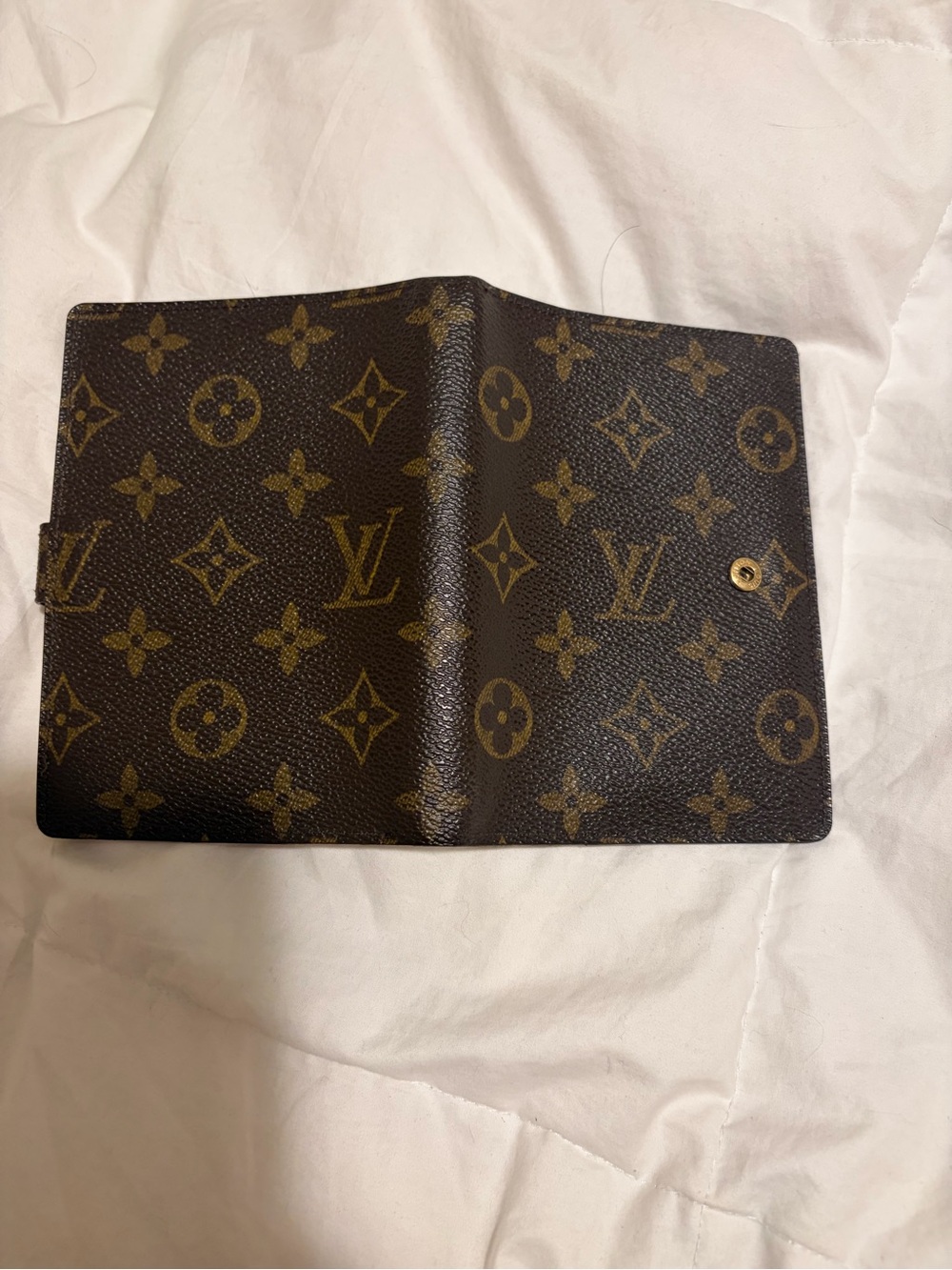 Louis Vuitton Monogram Agenda Cover in Brown and Gold - Picture 6 of 13